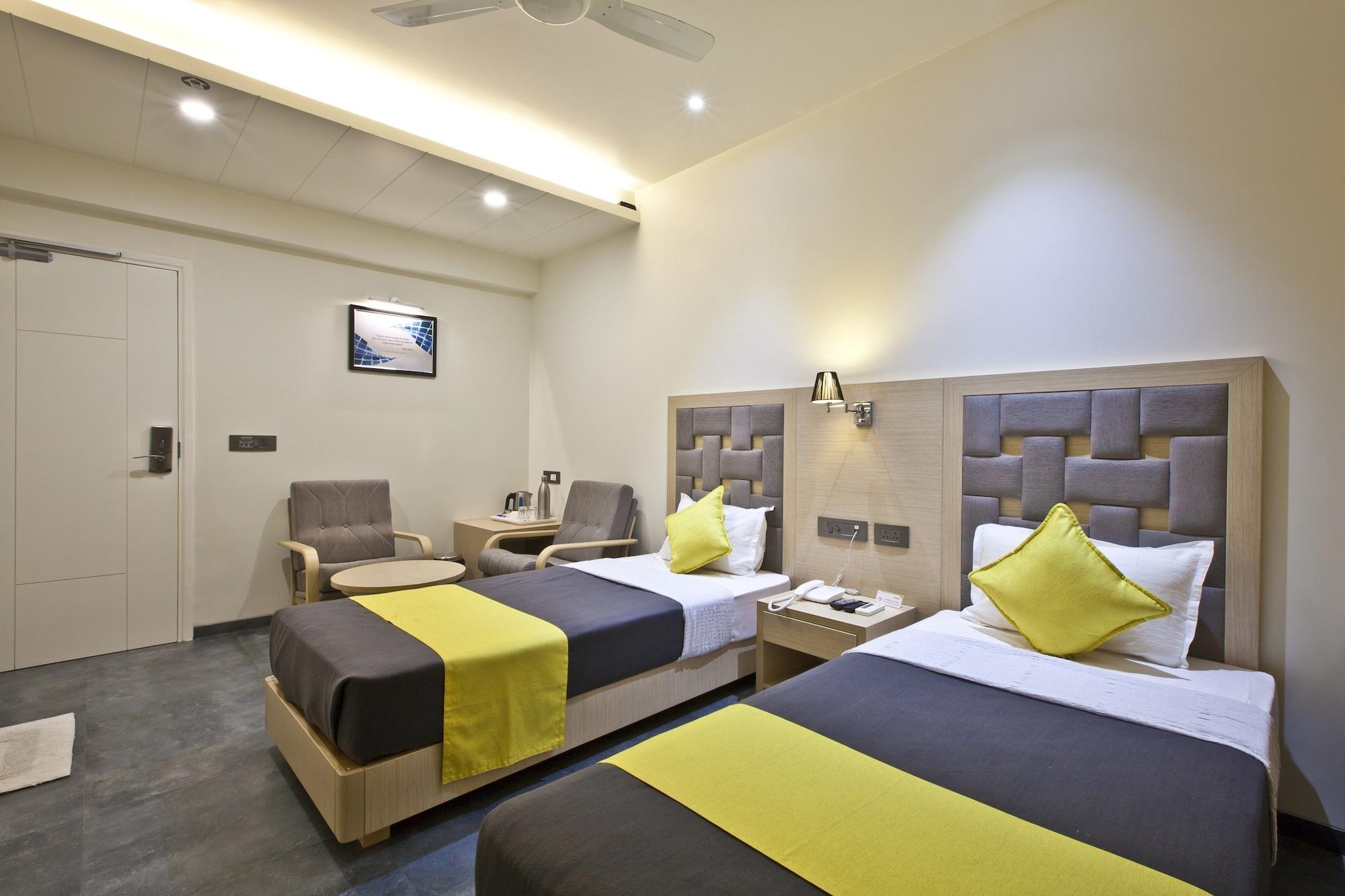 Hotel Sifat International Surat Exterior photo