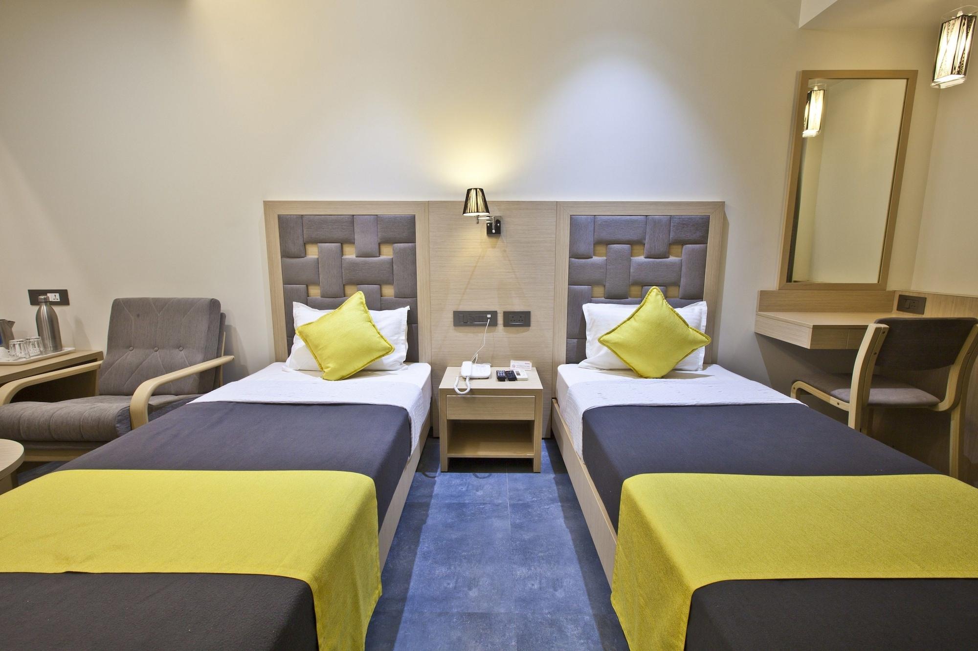 Hotel Sifat International Surat Exterior photo