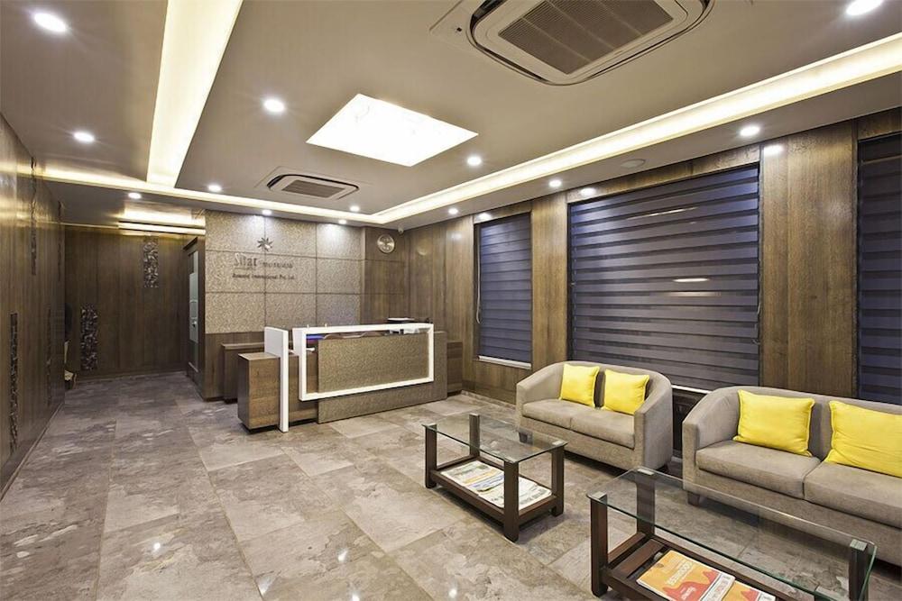 Hotel Sifat International Surat Exterior photo