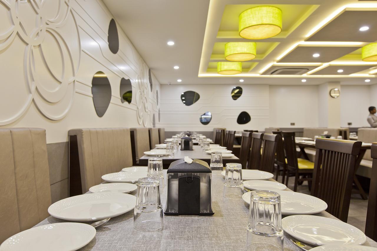 Hotel Sifat International Surat Exterior photo